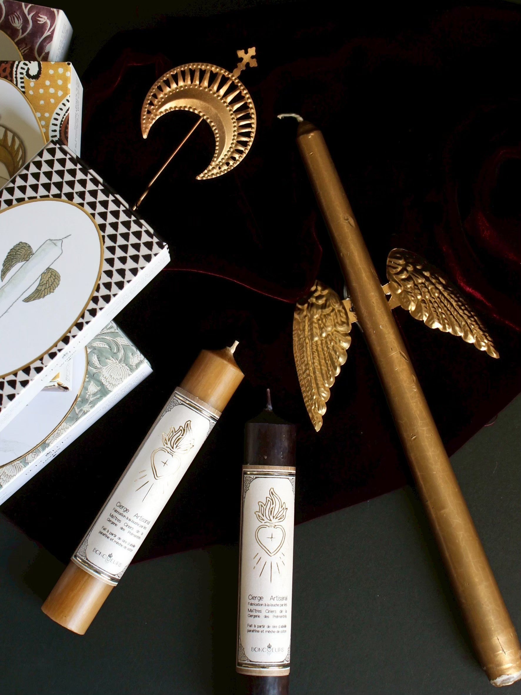 あかりにも、ひそやかなファッションを。