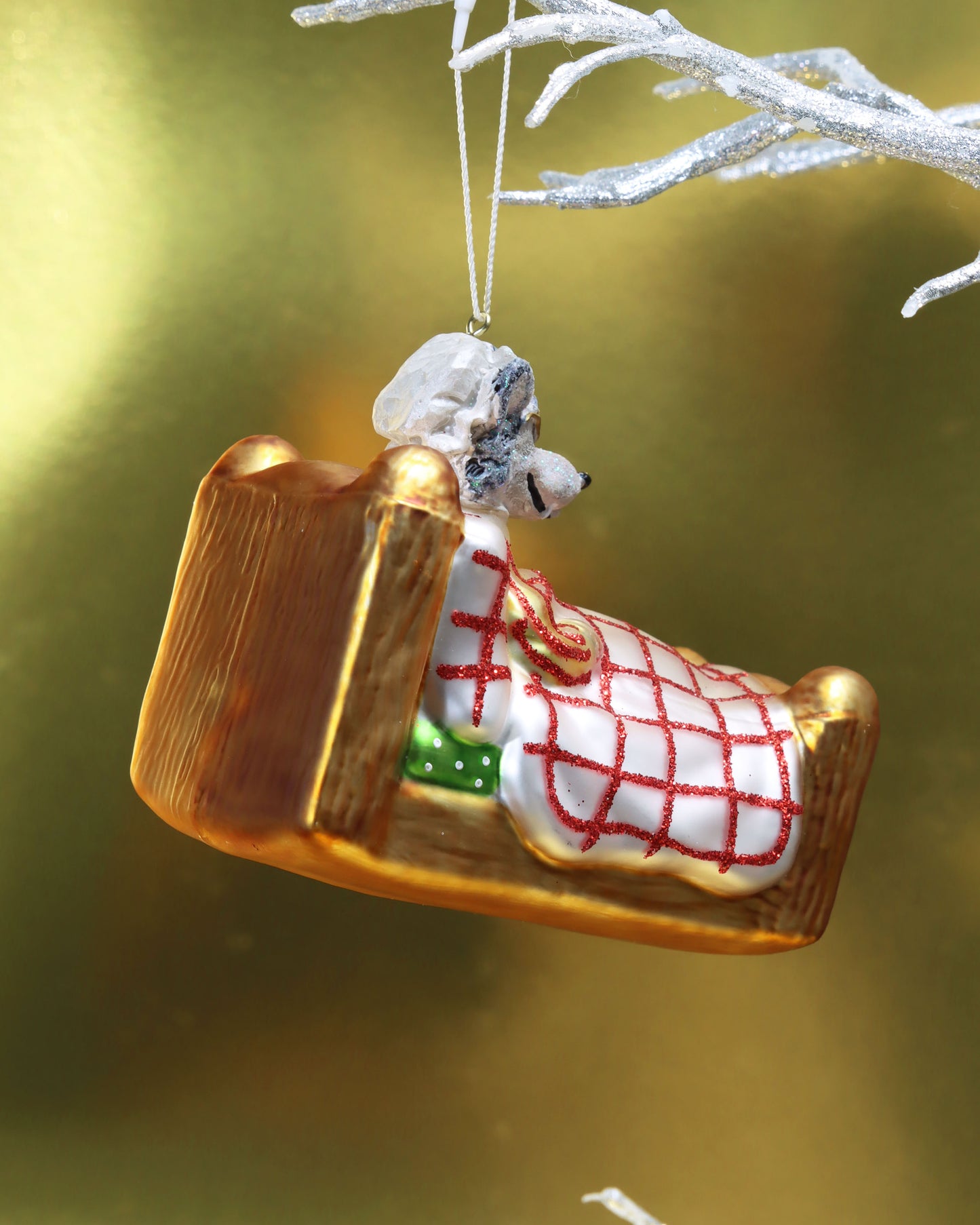 オーナメント Wolf in Grandmas Bed