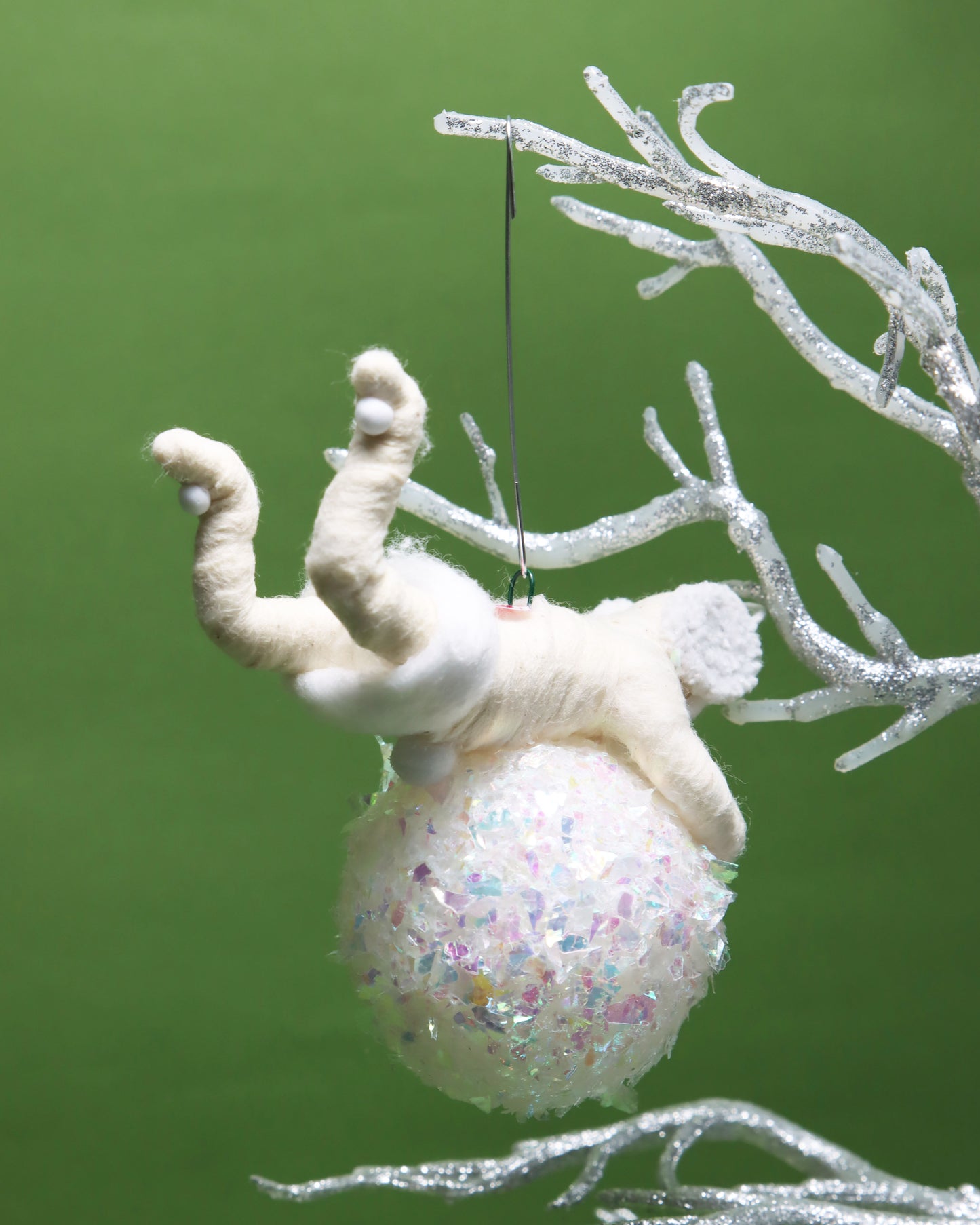 オーナメント Holding On For Dear Life