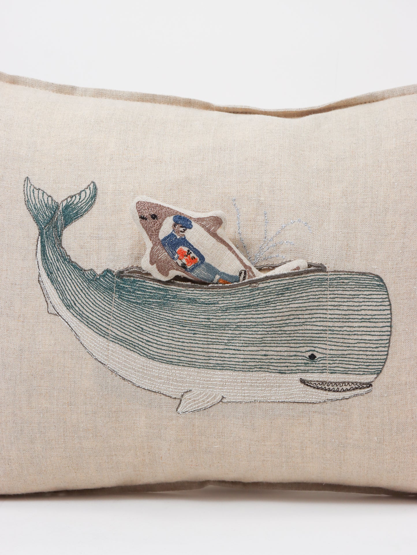 クッションカバー 30x40 Very Hungry Whale