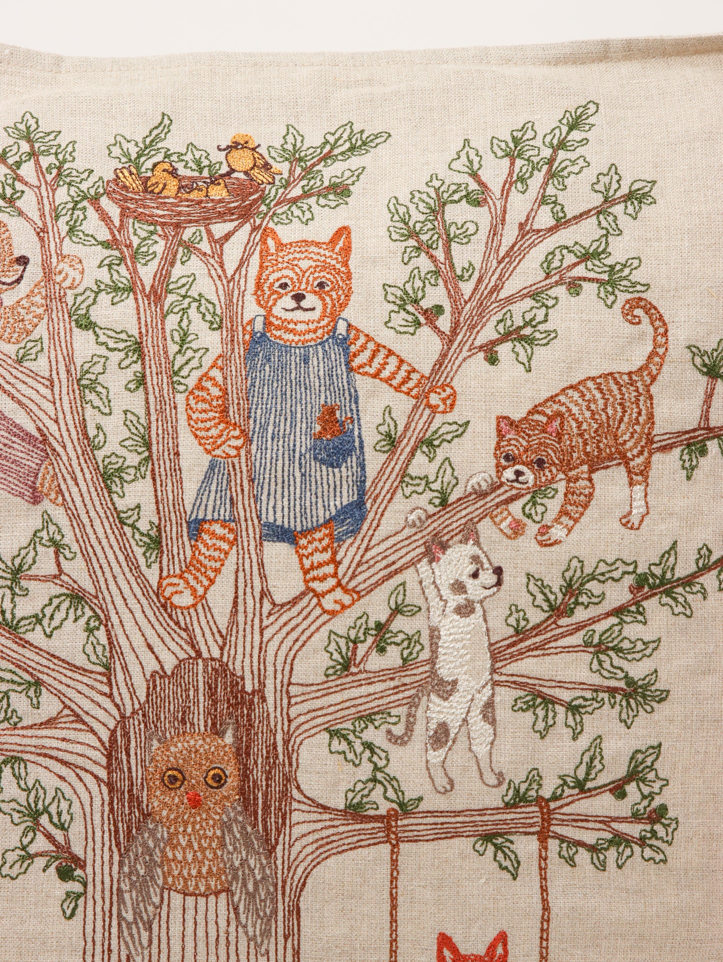 クッションカバー 40x40 Tree of Fun Pillow