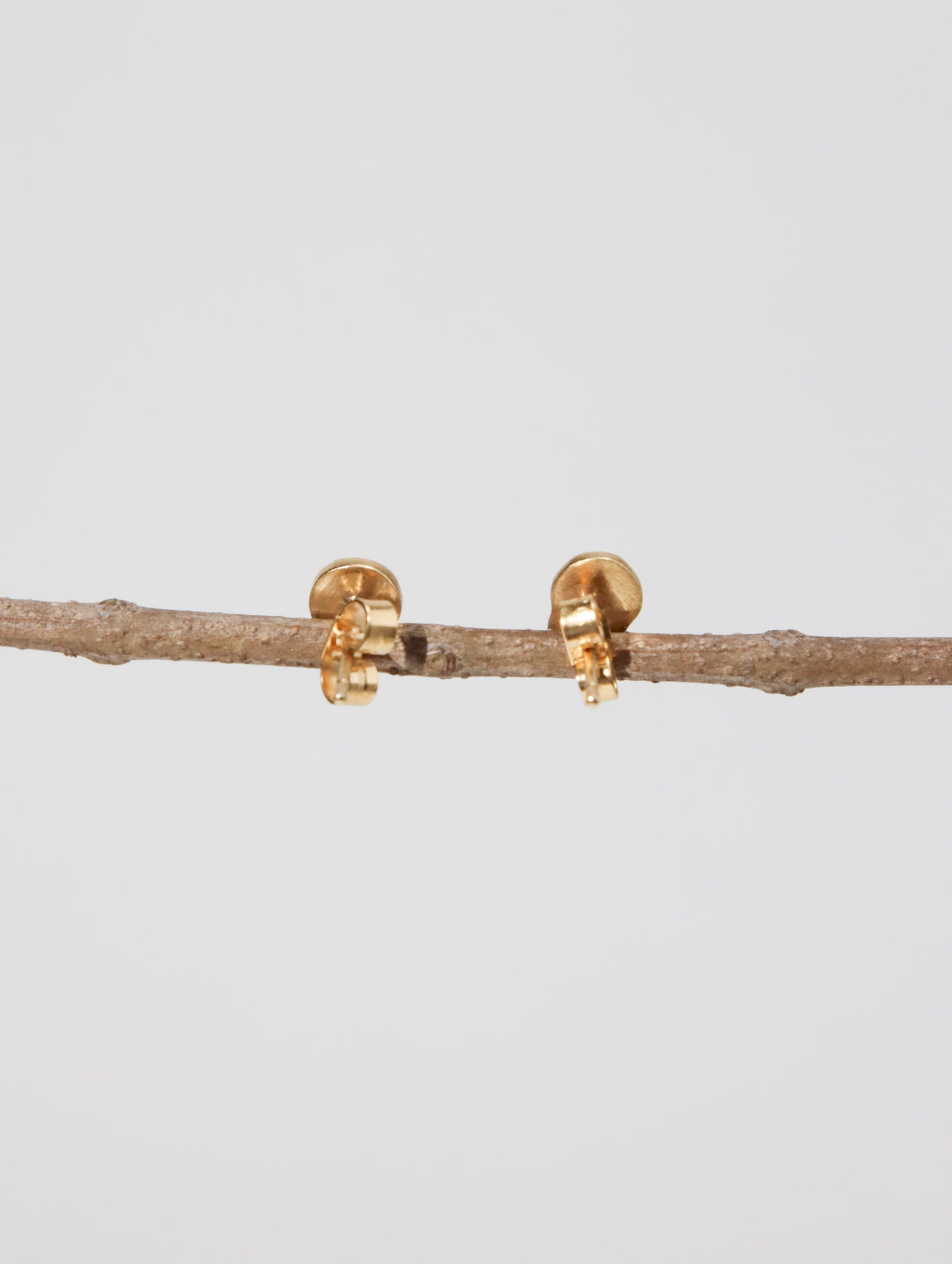 ミスマッチドスタッドピアス