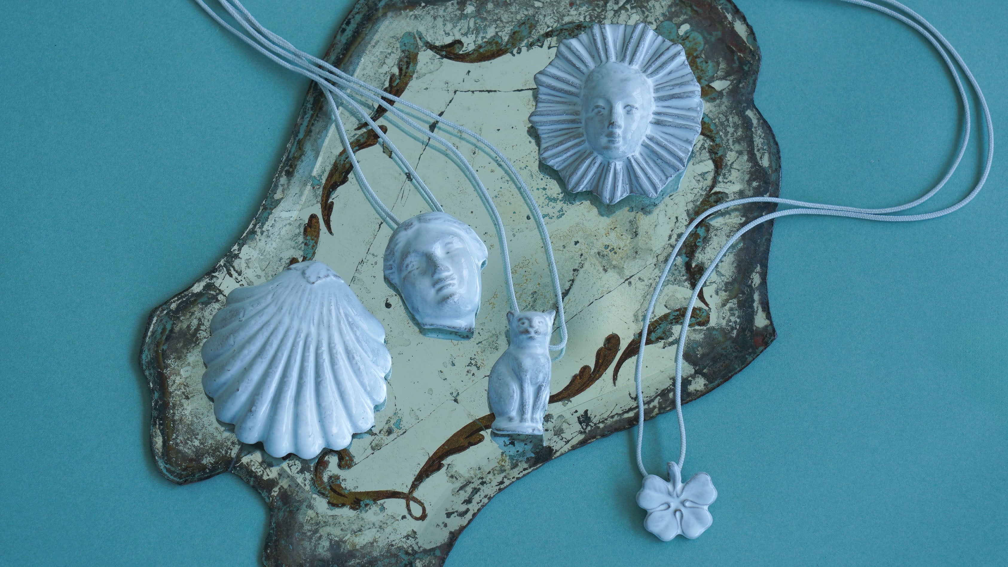 <p>Astier de Villatte</p>