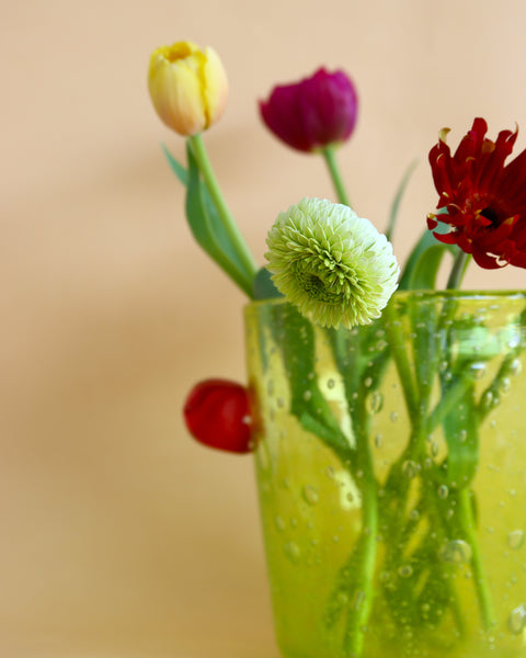 空間にブーケのような彩りと存在感を。