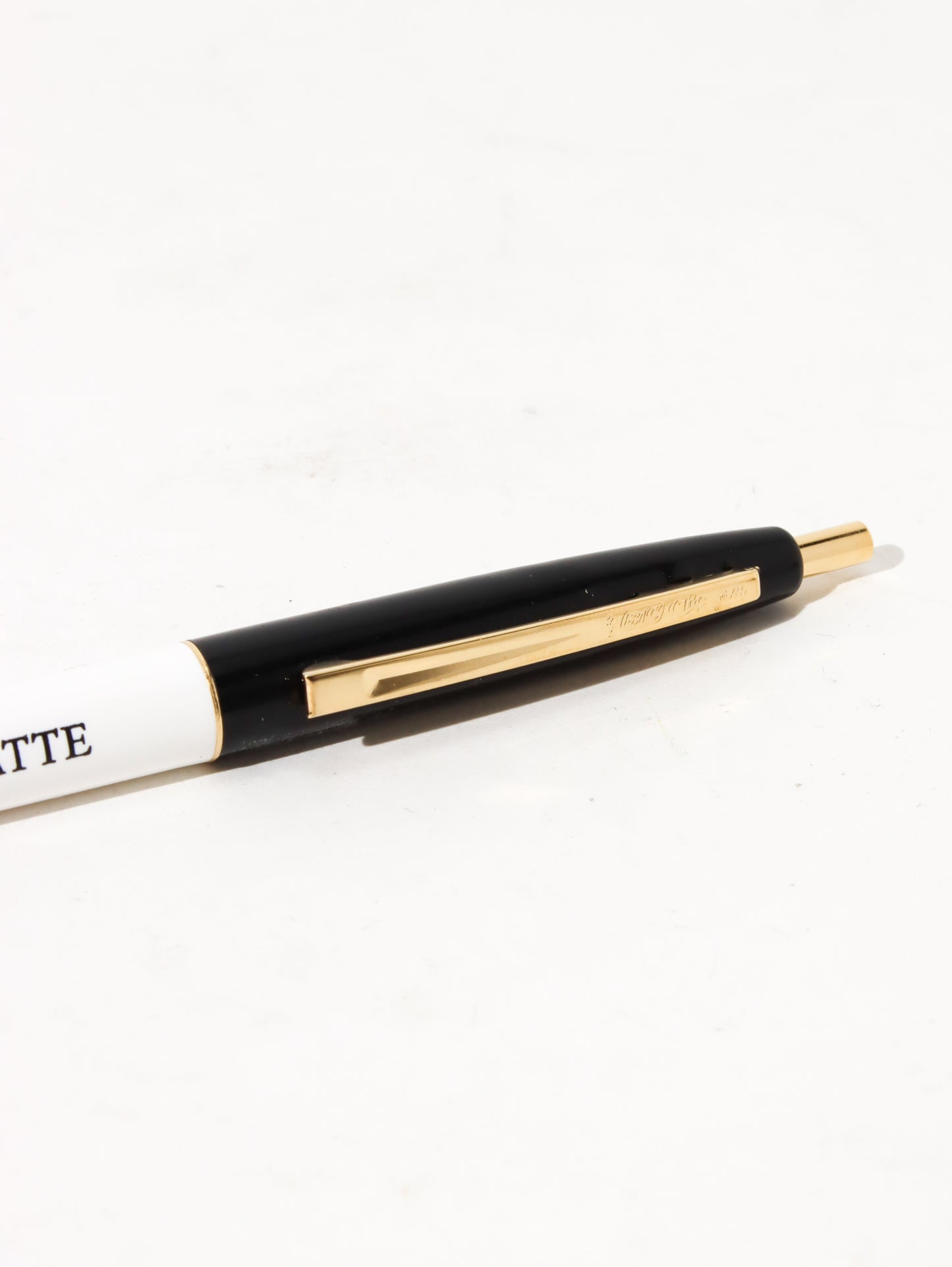 White & Black Astier de Villatte Bic　ボールペン