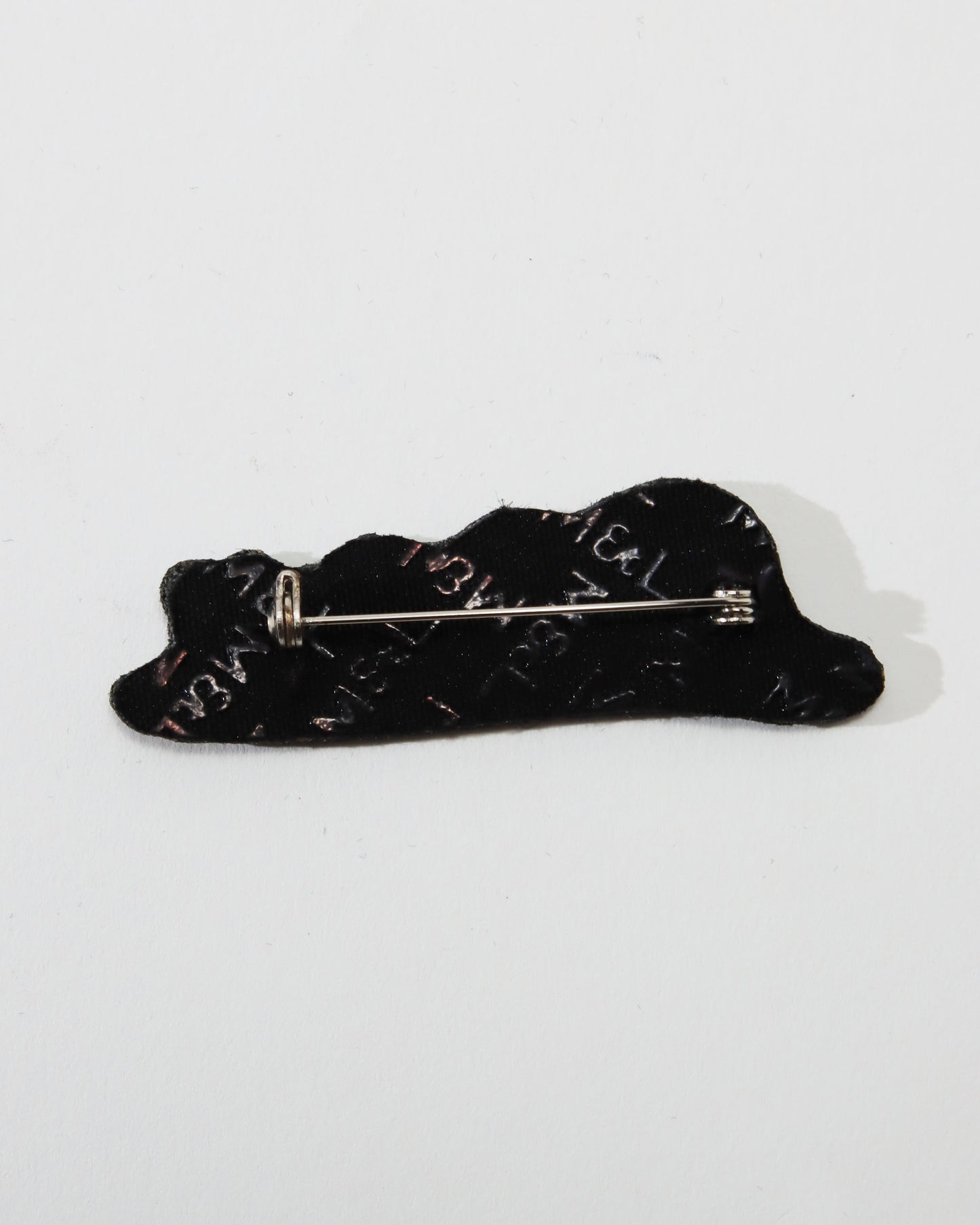 ＜Macon&Lesquoy＞ ブローチ Resiste