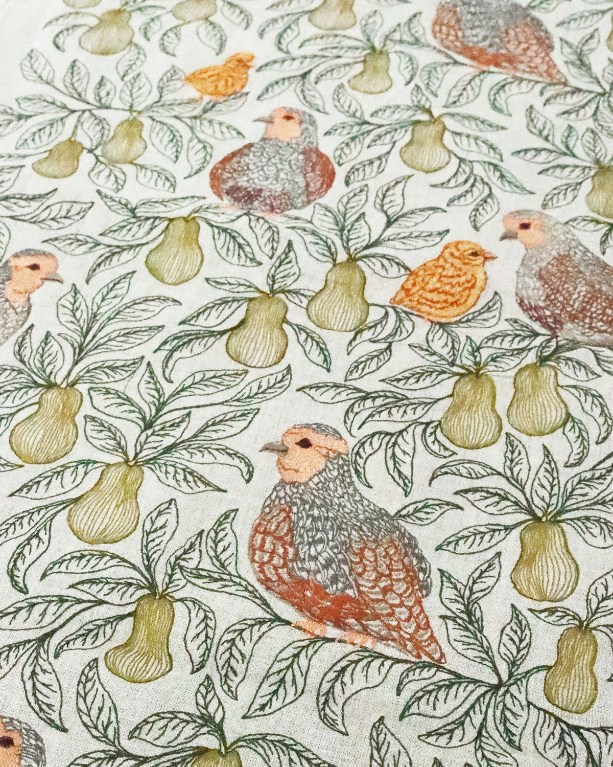 テーブルランナー Partridge in a Pear Tree