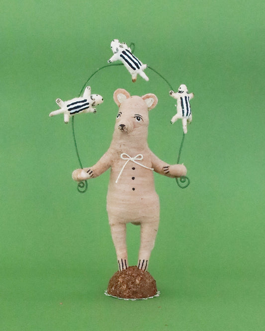 オブジェ Chipmunk Juggling Bear