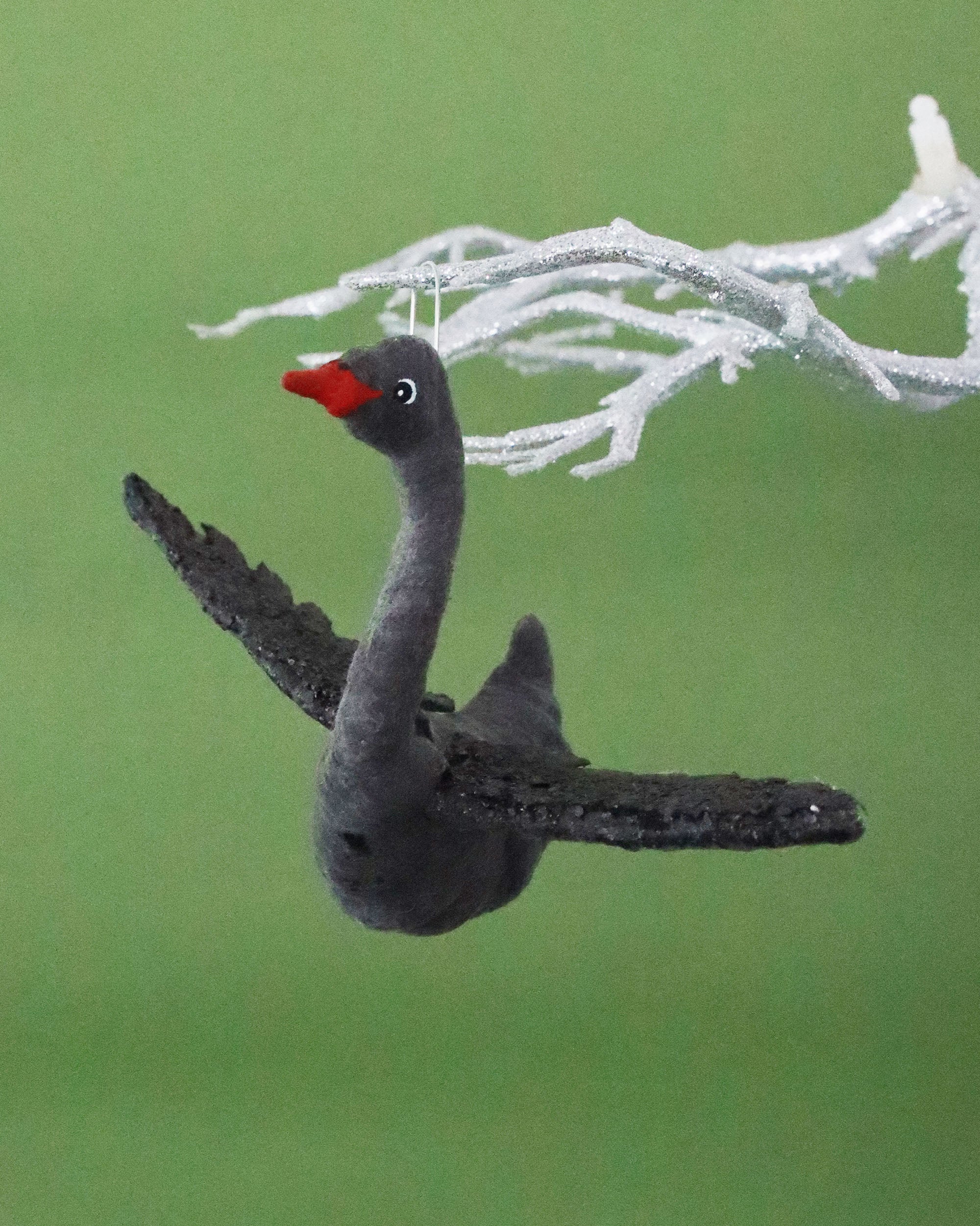 オーナメント Flying Black Swan