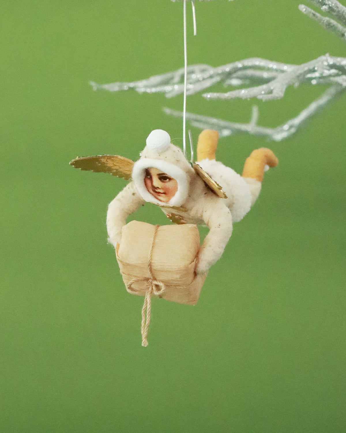 オーナメント Flying Angel With Present