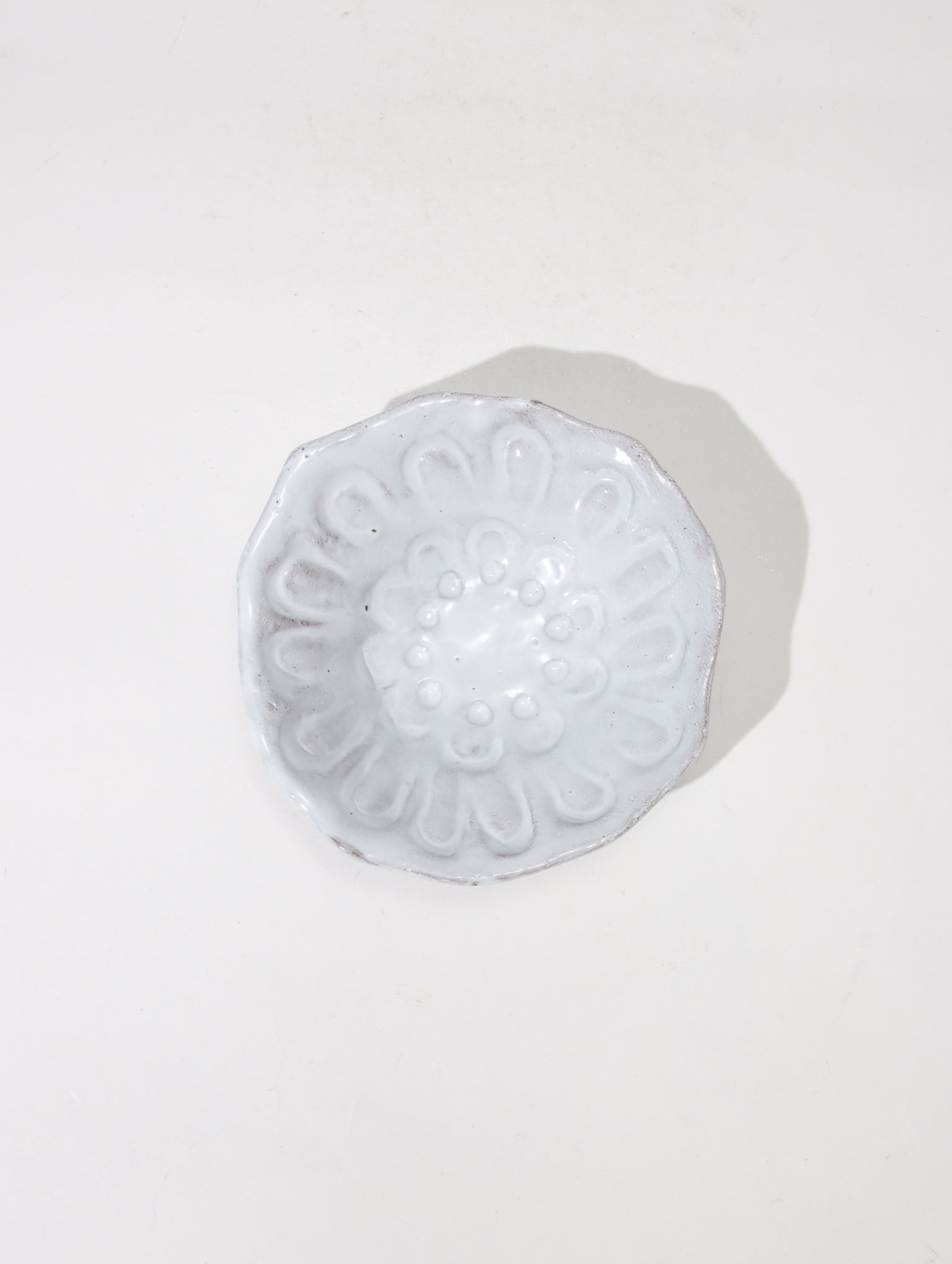 格安 Marguerite アッシュトレイ 10cm – ATELIER ONLINE 食器