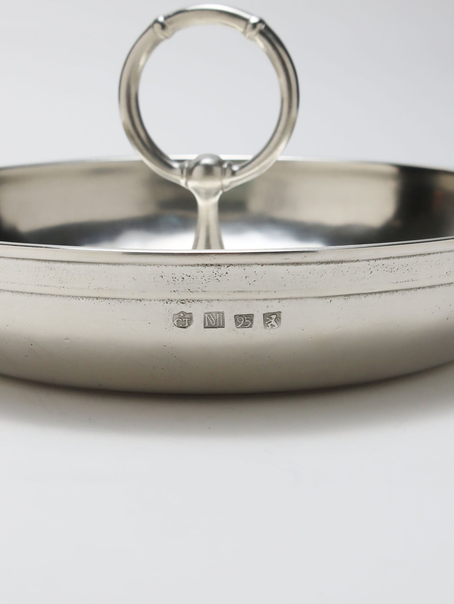 ボウル (with central handle) 'Osteria'