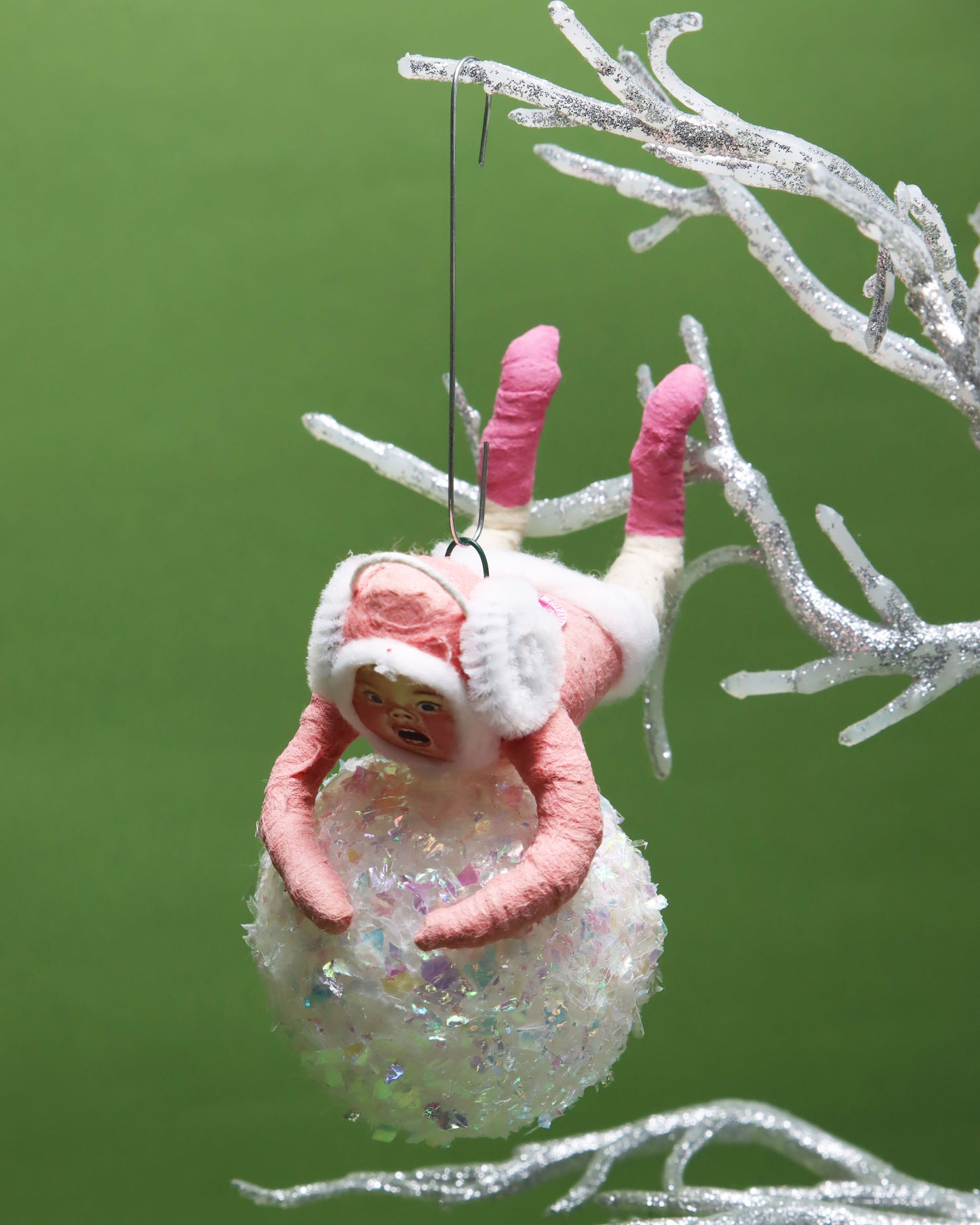 オーナメント Pink Holding On For Dear Life