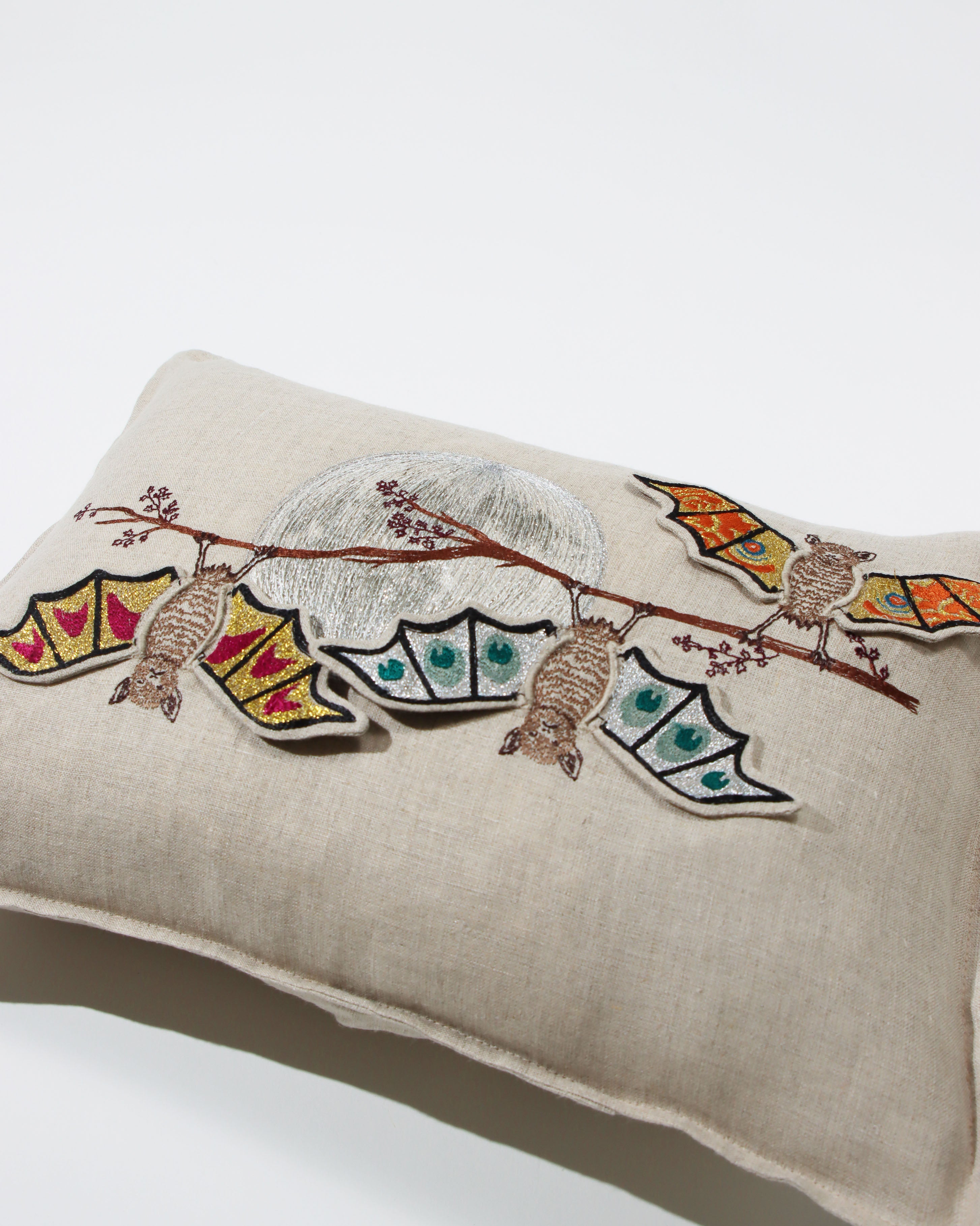 【リネン刺繍　kako☆ページ】クッションカバー　メガネケース リネン刺繍 kako様専用ページ】クッションカバー メガネケース